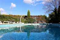 Swimming Pool Hôtel Les Oliviers