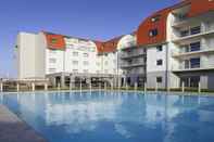 Swimming Pool Holiday Suites Zeebrugge