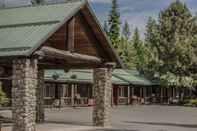 Exterior Bonners Ferry Log Inn