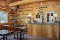 Lobby Bonners Ferry Log Inn