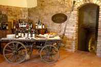 Bar, Cafe and Lounge Castello di Cortanze