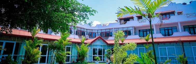 Exterior White House Hotel Kosgoda