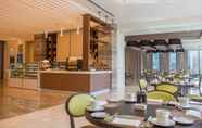 Restaurant 4 Holiday Inn Doha - The Business Park, an IHG Hotel