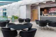 Bar, Cafe and Lounge Holiday Inn Doha - The Business Park, an IHG Hotel