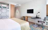Bedroom 2 Holiday Inn Doha - The Business Park, an IHG Hotel