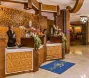 Lobby 3 Golden Tulip Headington Ruwi