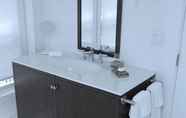 In-room Bathroom 5 Maison Vivienne Southampton