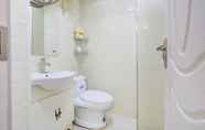 Toilet Kamar 6 Mr. Vinegar Apartment