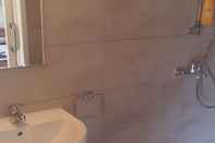 Phòng tắm bên trong Ledras 231