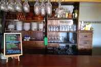 Bar, Cafe and Lounge Albergue Mandoia Aterpetxea Hostel