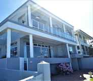 Exterior 2 Hermanus Beachfront Lodge