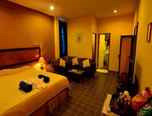 BEDROOM Buffalo Bill Hotel Koh Chang