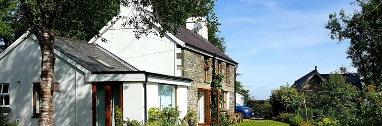 ภายนอกอาคาร Nant yr Onnen B&B and Ysgubor Holiday Cottage