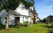 Bangunan 5 Nant yr Onnen B&B and Ysgubor Holiday Cottage