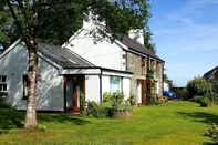 ภายนอกอาคาร Nant yr Onnen B&B and Ysgubor Holiday Cottage