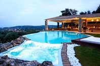 Swimming Pool Luxury Villa Piedra