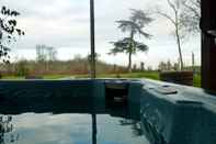 Swimming Pool B&B avec spa La Serpauderie