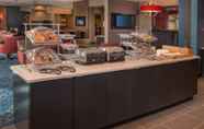 Restoran 5 TownePlace Suites by Marriott Altoona