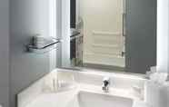 In-room Bathroom 5 Residence Inn by Marriott Columbus OSU
