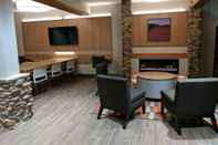 Lobby Microtel Inn & Suites by Wyndham Clarion