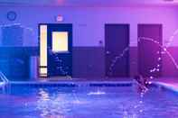 Swimming Pool Wingate by Wyndham Altoona Downtown/Medical Center