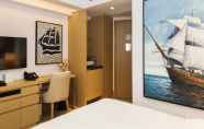 Kamar Tidur 4 Caravel Hotel