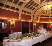 Restaurant 4 Kilworth House hotel & Theatre