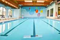 Swimming Pool Penn Wells Lodge