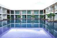 Swimming Pool Vana Wellness Resort