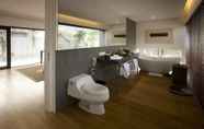 In-room Bathroom 5 Kayumanis Private Villa & Spa