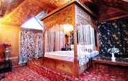 Bedroom 5 New Jacquline Heritage Houseboats Nigeen Lake