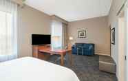 Bedroom 7 Hampton Inn & Suites Newburgh Stewart Airport