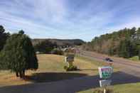 Exterior Cedars Motel