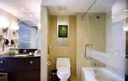 In-room Bathroom 7 Sovereign Hotel KunShan