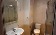 Toilet Kamar 2 Menada Sky Dreams Apartments