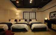 Kamar Tidur 6 Rozy Hotel Namba