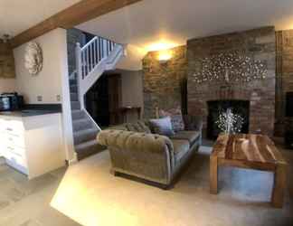 Lobi 2 Somerset Country Escape