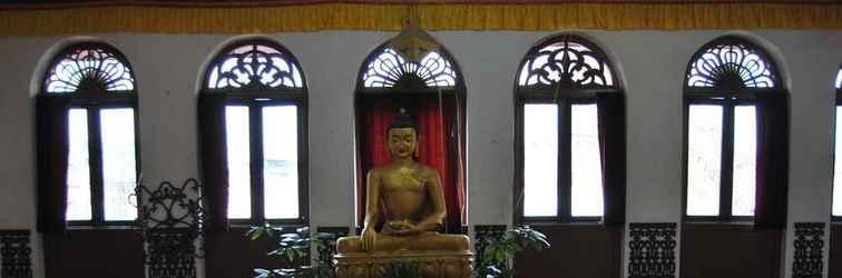 Lobby Bouddha Inn Meditation Center