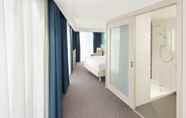 Bedroom 3 Hampton by Hilton London Docklands