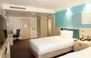 Bedroom 7 Hampton by Hilton London Docklands