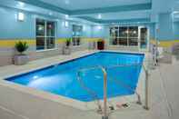 Swimming Pool TownePlace Suites by Marriott Parkersburg