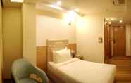 Kamar Tidur 5 Glades Hotel