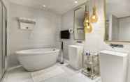 In-room Bathroom 6 Elite World Grand Istanbul Basın Ekspres Hotel