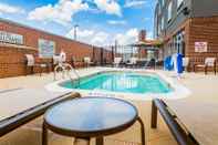 Swimming Pool Courtyard by Marriott Columbia Cayce