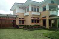 Exterior Simply Homy Guesthouse Graha Puspa