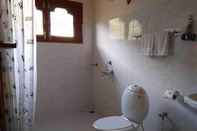 In-room Bathroom Nirvana Lodge