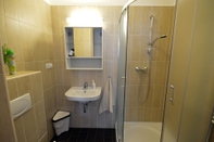 In-room Bathroom Toldi Apartments