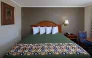 Bedroom 4 Travelodge by Wyndham Orangeburg