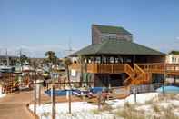 Common Space Sandpiper Cove Resort by Panhandle Getaways