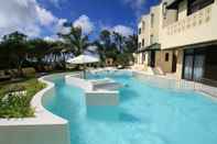 Swimming Pool La Casa Panacea Okinawa Resort